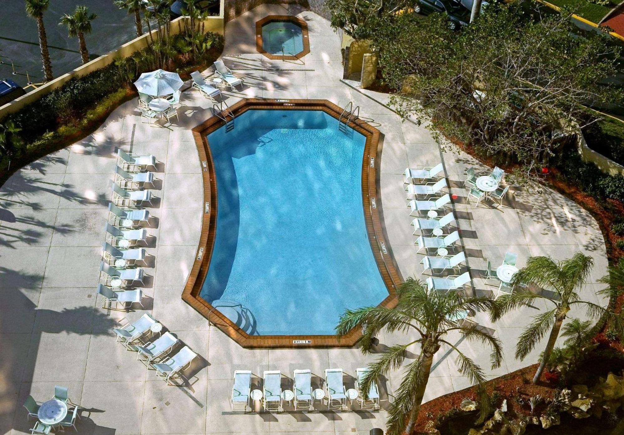 Doubletree By Hilton Hotel Miami Airport & Convention Center Exteriör bild